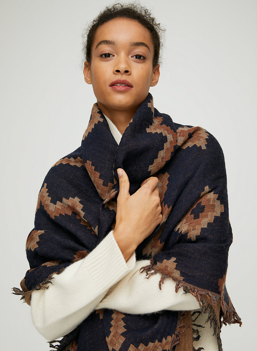 DIAMOND MOSAIC BLANKET SCARF - Patterned, wool blanket scarf DIAMOND MOSAIC BLANKET SCARF - Patterned, wool blanket scarf