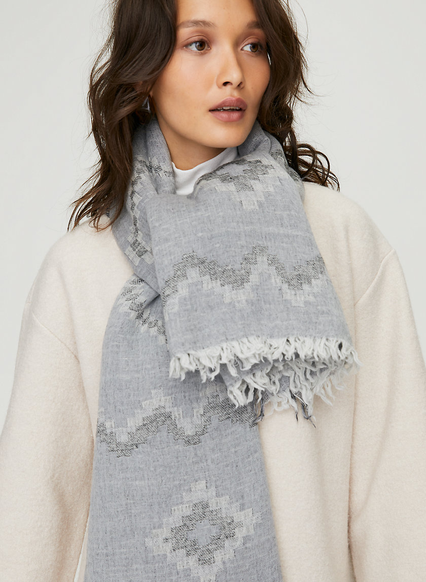 DIAMOND MOSAIC BLANKET SCARF - Patterned, wool blanket scarf DIAMOND MOSAIC BLANKET SCARF - Patterned, wool blanket scarf