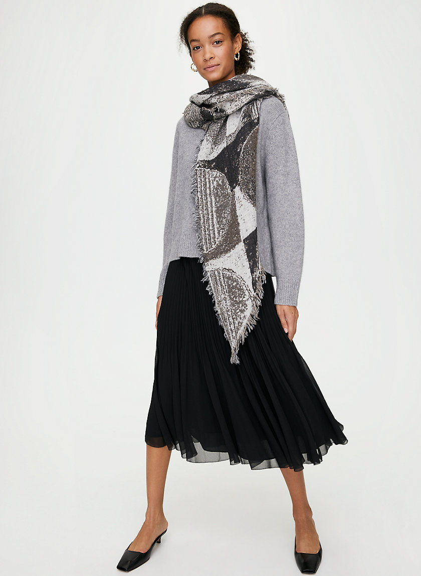 HAUS PARTY SCARF - Patterned, wool triangle scarf HAUS PARTY SCARF - Patterned, wool triangle scarf