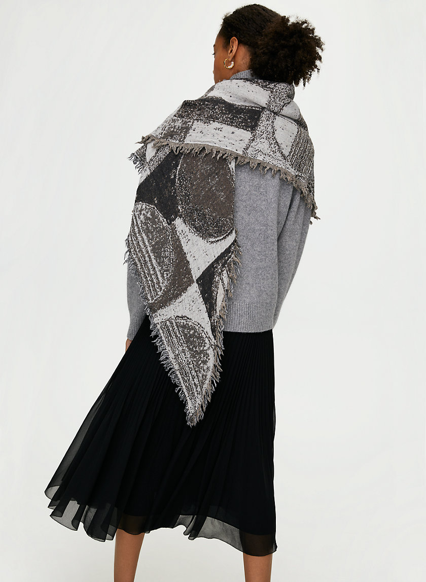 HAUS PARTY SCARF - Patterned, wool triangle scarf HAUS PARTY SCARF - Patterned, wool triangle scarf