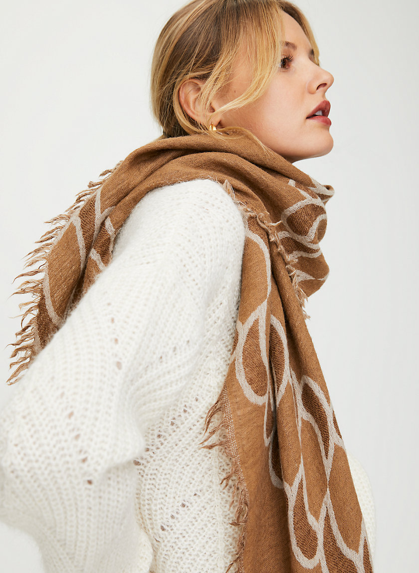 MOD FOLK SCARF - Wool triangle scarf with chain graphic MOD FOLK SCARF - Wool triangle scarf with chain graphic