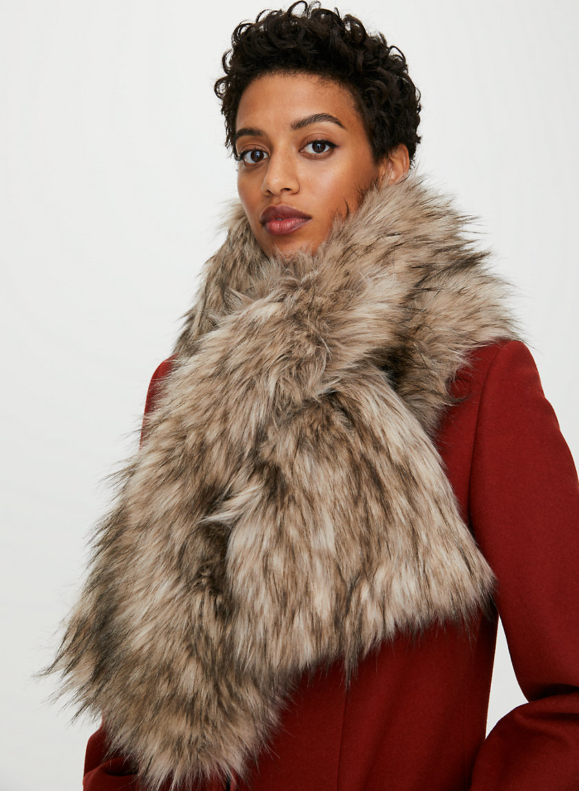 LONG FAUX FUR COLLAR LONG FAUX FUR COLLAR