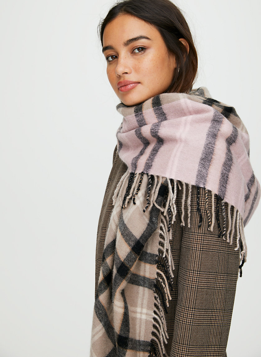 THE CLASSIC WOOL TRIANGLE SCARF THE CLASSIC WOOL TRIANGLE SCARF
