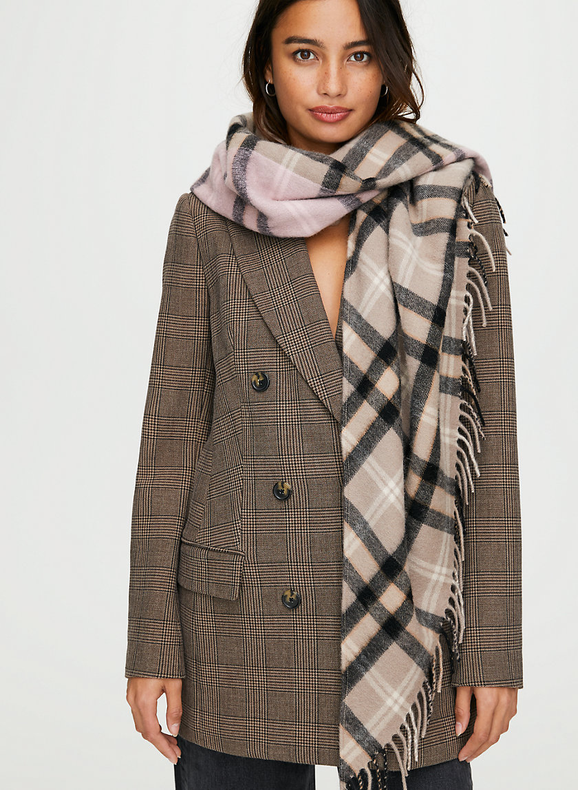 THE CLASSIC WOOL TRIANGLE SCARF THE CLASSIC WOOL TRIANGLE SCARF