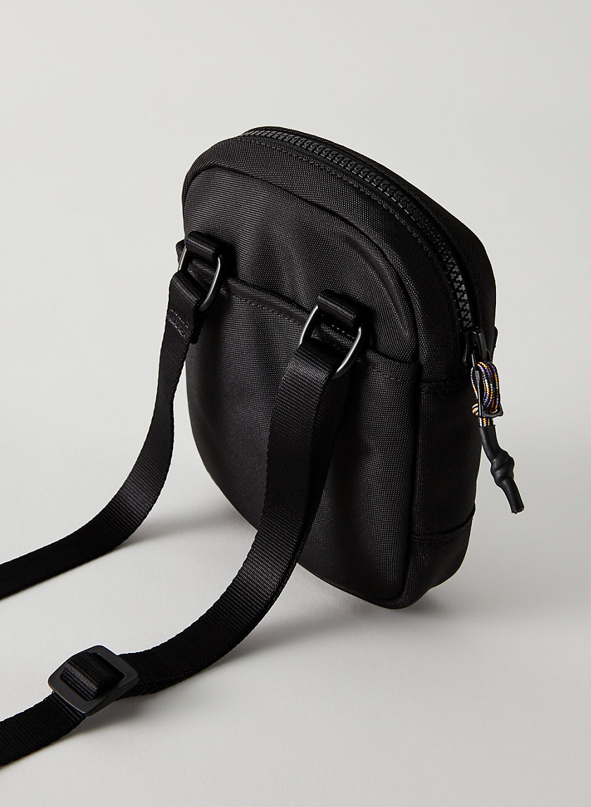 Tna OCEANSIDE CAMERA BAG | Aritzia US