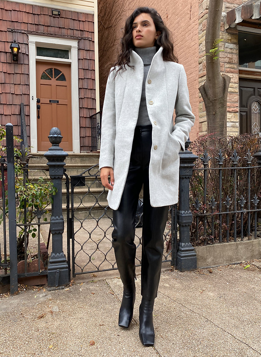 The new Cocoon Coat - has anyone purchased it in the heather dovetail taupe  colour? : r/Aritzia