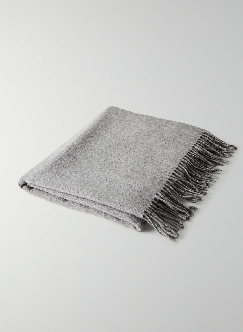 Wilfred THE CLASSIC SCARF | Aritzia US