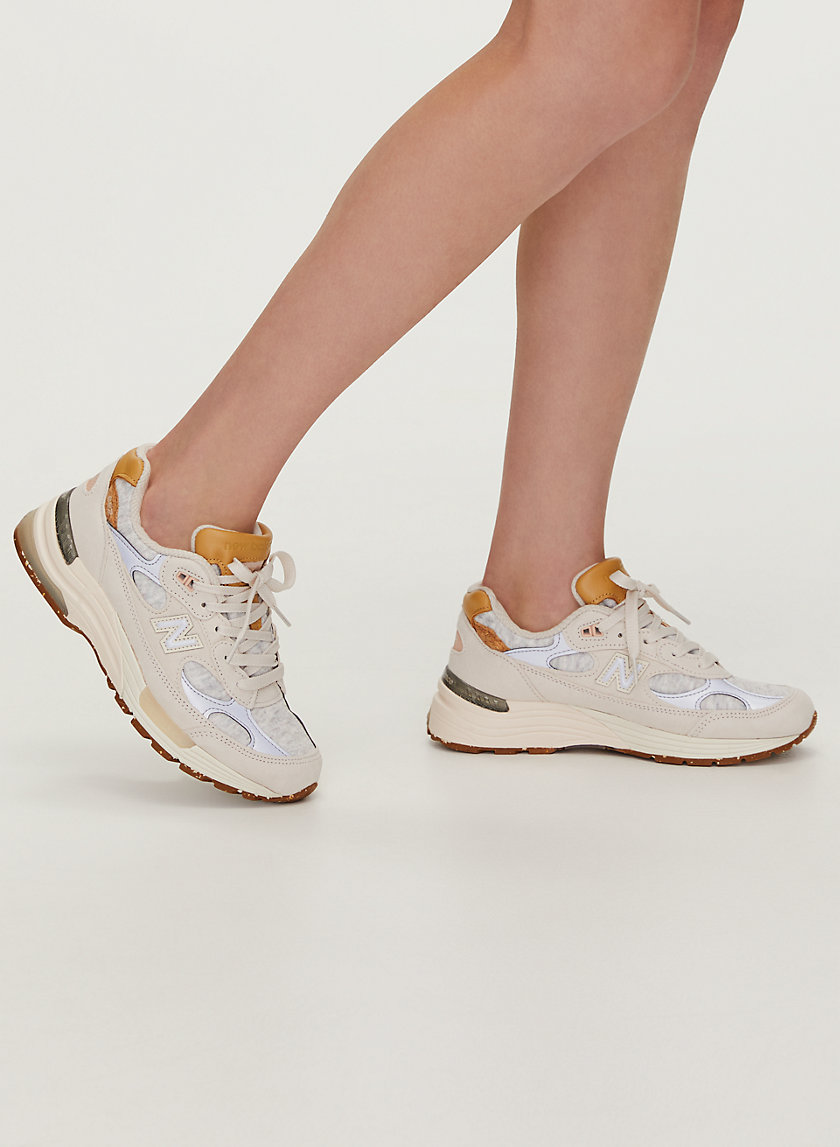 new balance aritzia v3