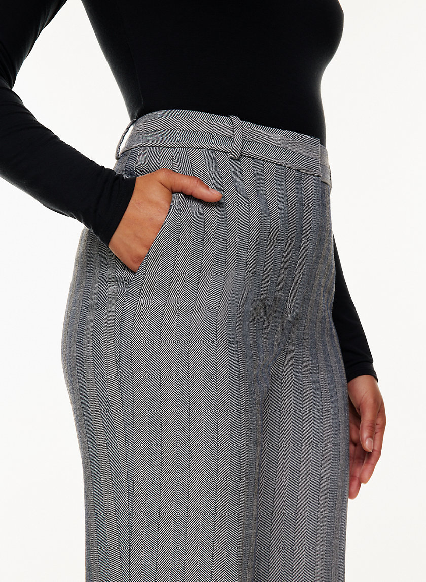 Cropped Command Fitted Pants – DolloDripz