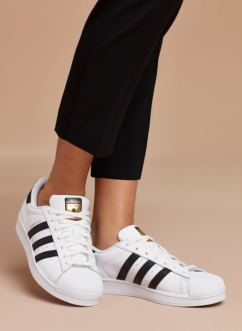 adidas SUPERSTAR SNEAKER | Aritzia CA