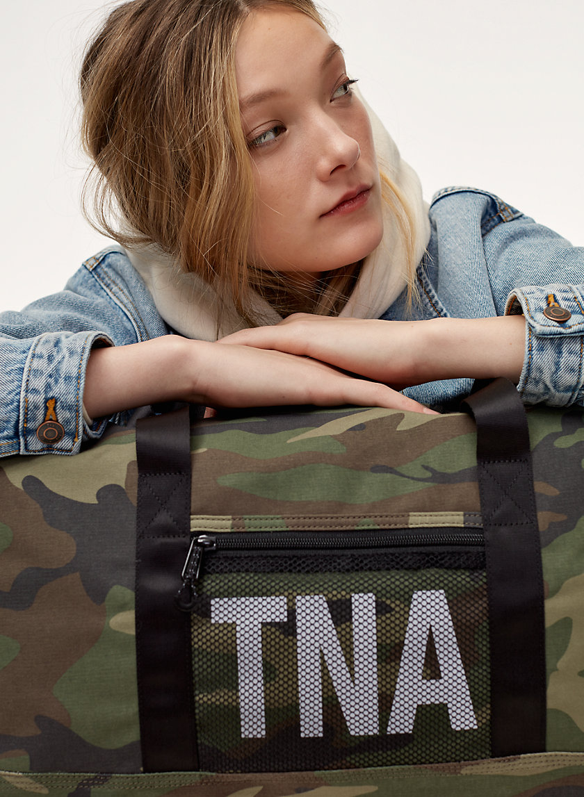 Tna ELEMA DUFFLE | Aritzia Tna ELEMA DUFFLE | Aritzia
