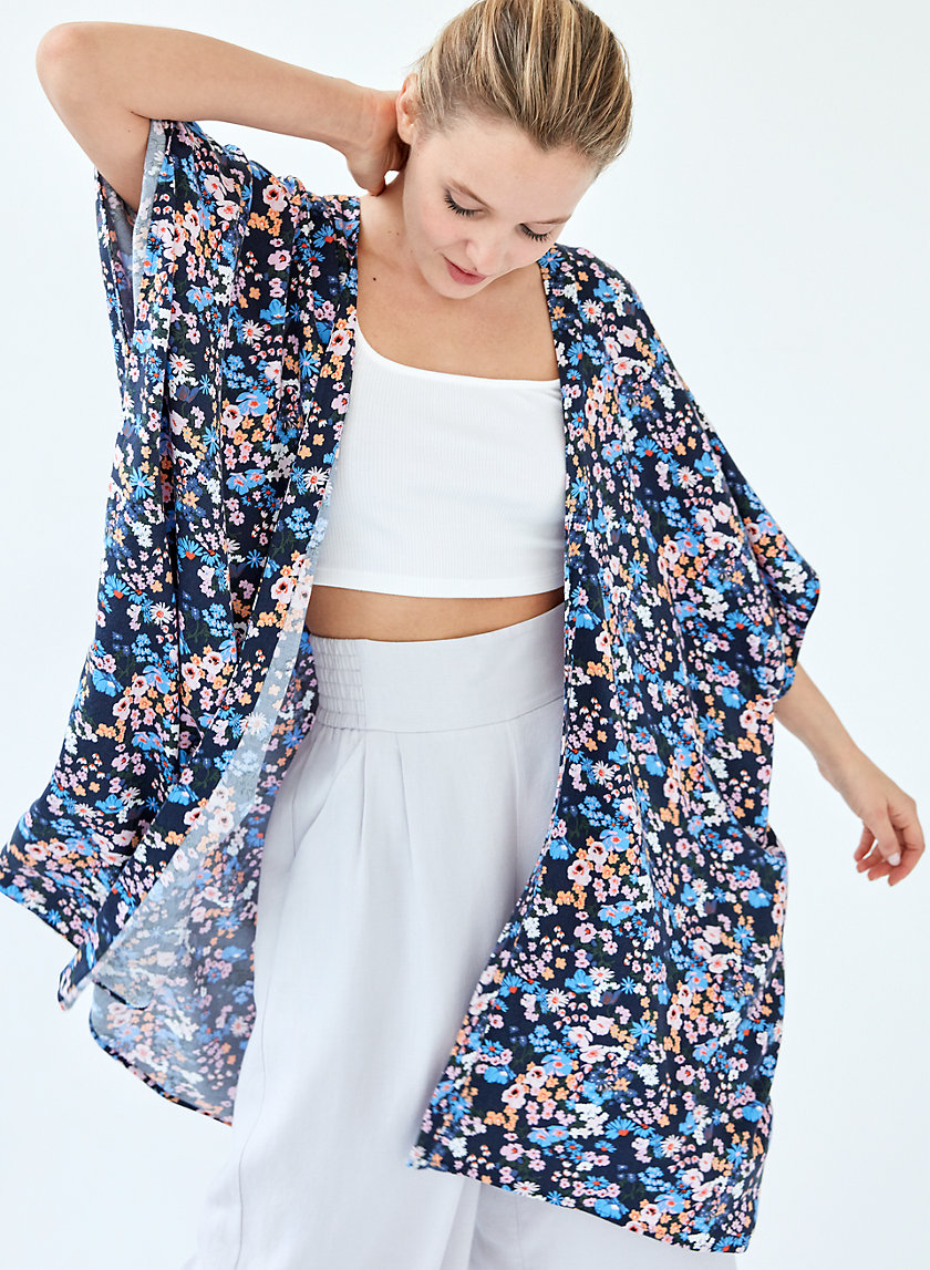 AITKEN KIMONO - 3/4 sleeve floral kimono AITKEN KIMONO - 3/4 sleeve floral kimono