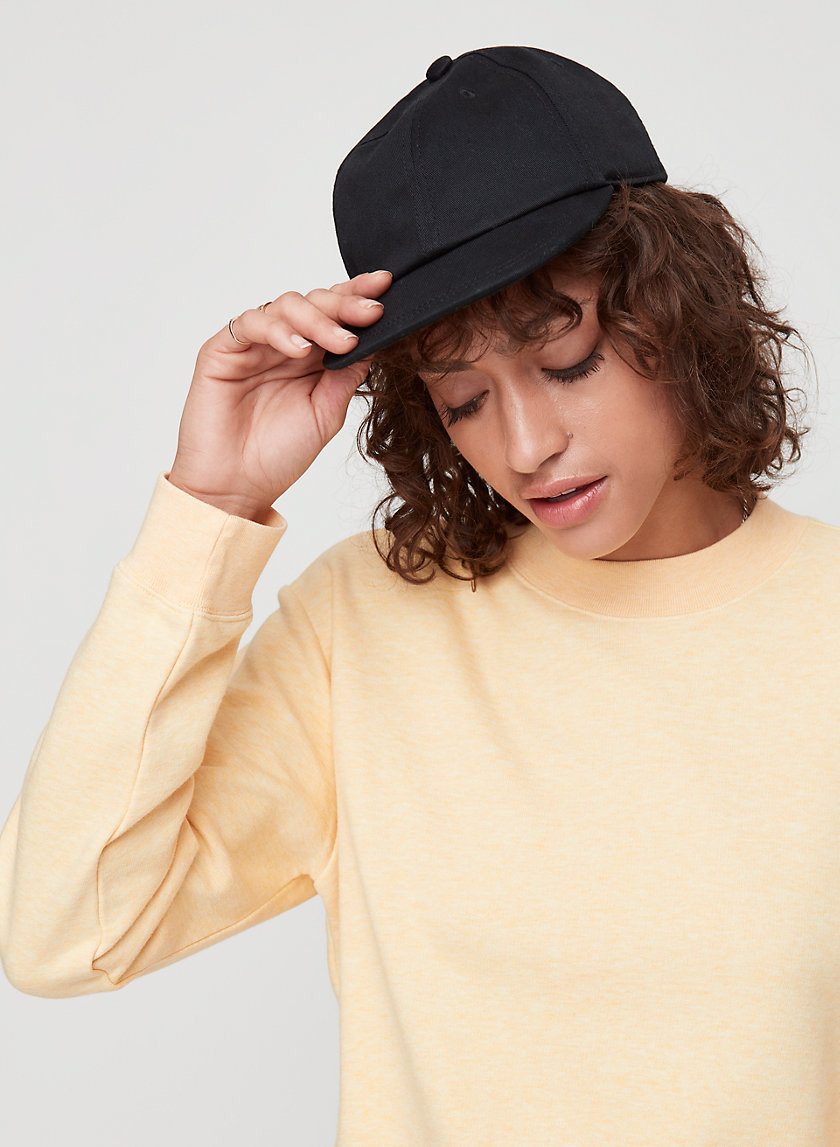 Tna FLAT BRIM STRAPBACK | Aritzia Tna FLAT BRIM STRAPBACK | Aritzia