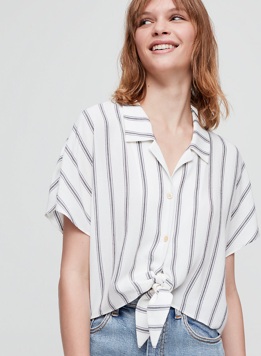 THE TIE-FRONT BLOUSE - Pinstripe, short-sleeve blouse THE TIE-FRONT BLOUSE - Pinstripe, short-sleeve blouse