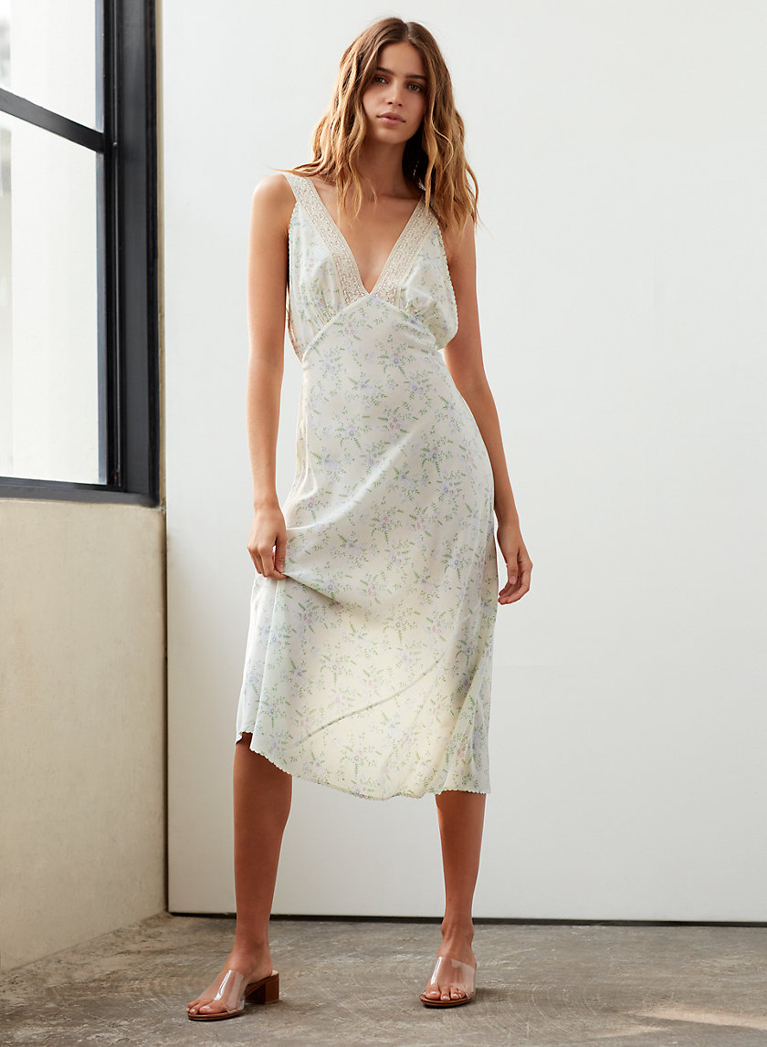 Aritzia le shop fou dress