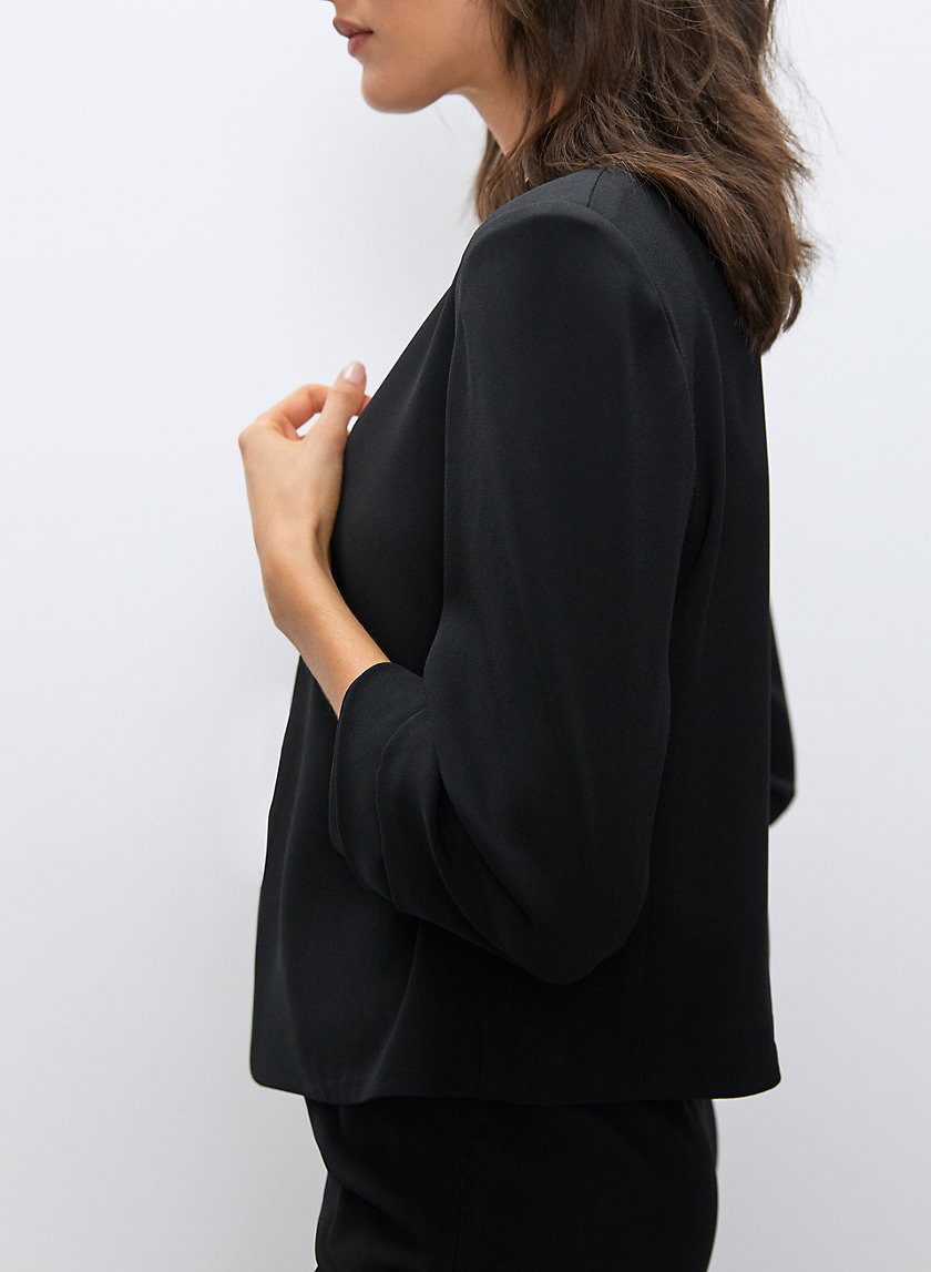 POWER SHORT BLAZER - Cropped, 3/4 rolled sleeve blazer POWER SHORT BLAZER - Cropped, 3/4 rolled sleeve blazer