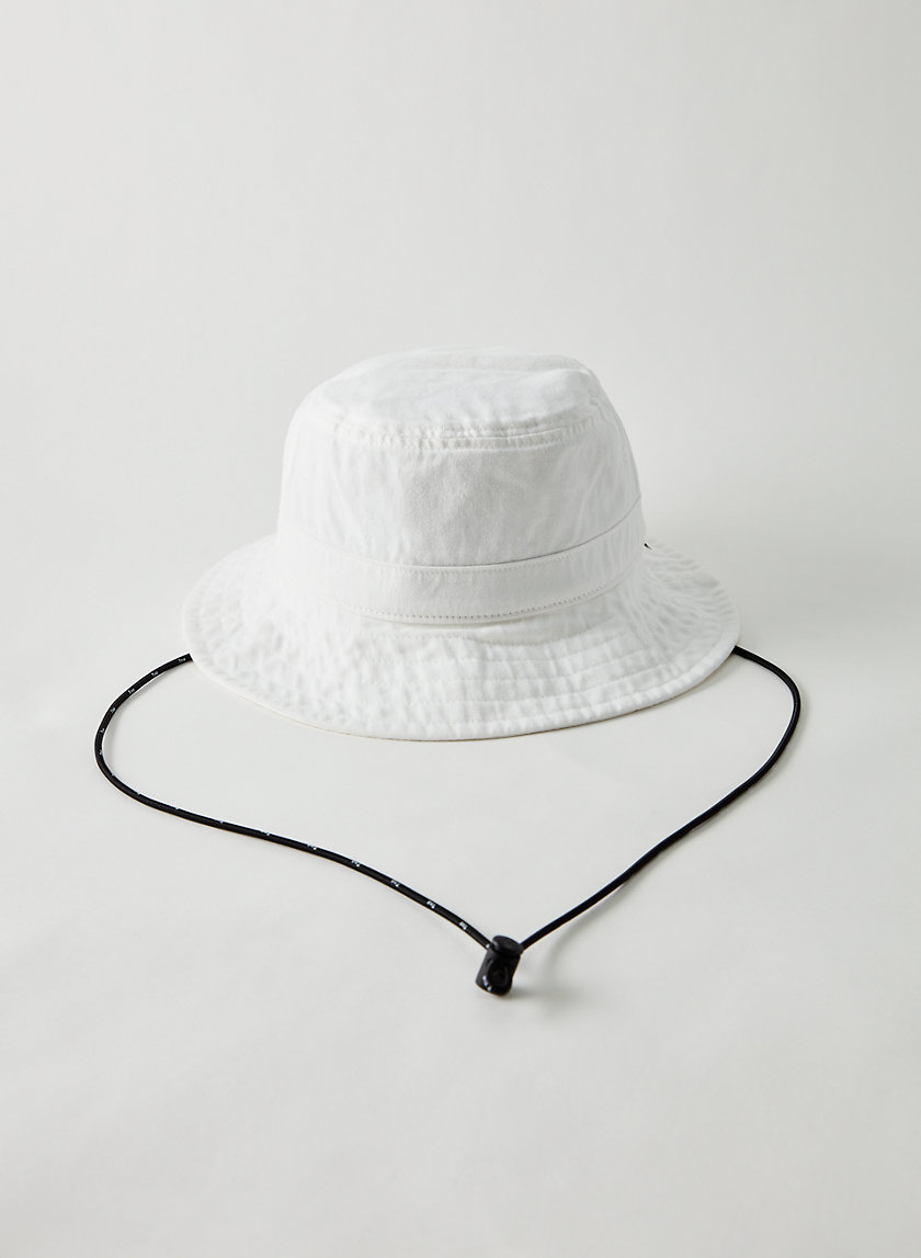 Tna DOMINO BUCKET HAT Aritzia INTL