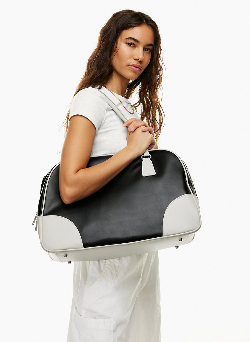 Tna duffle sales bag aritzia