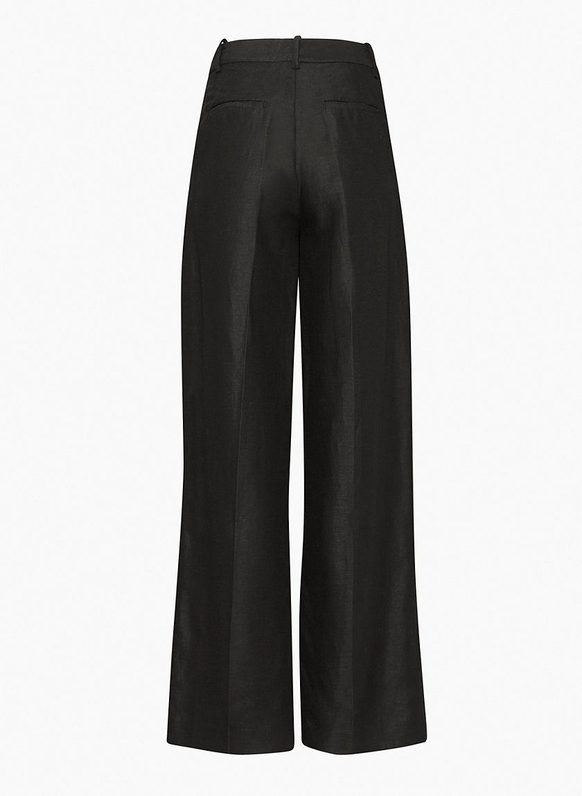 Can confirm the carrot pants are great for the curvy girlies : r/Aritzia