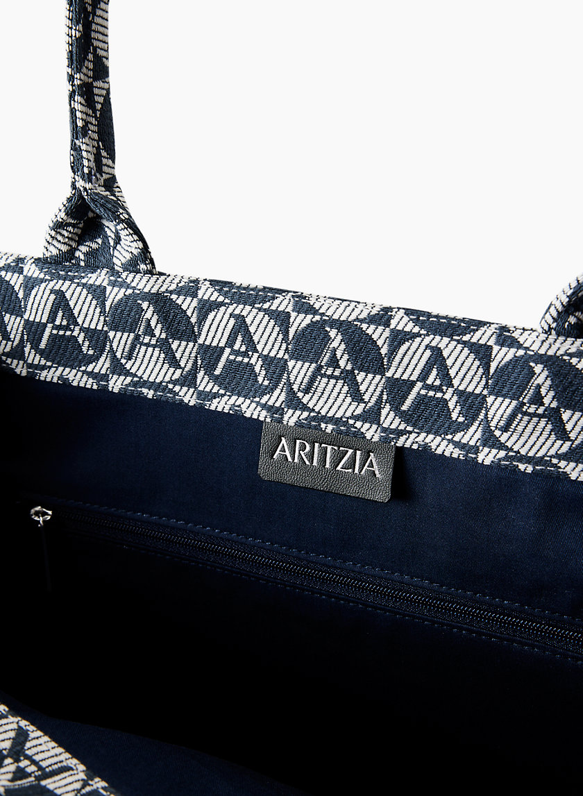 Aritzia Keep Large Tote Bag in Total Eclipse/Espace