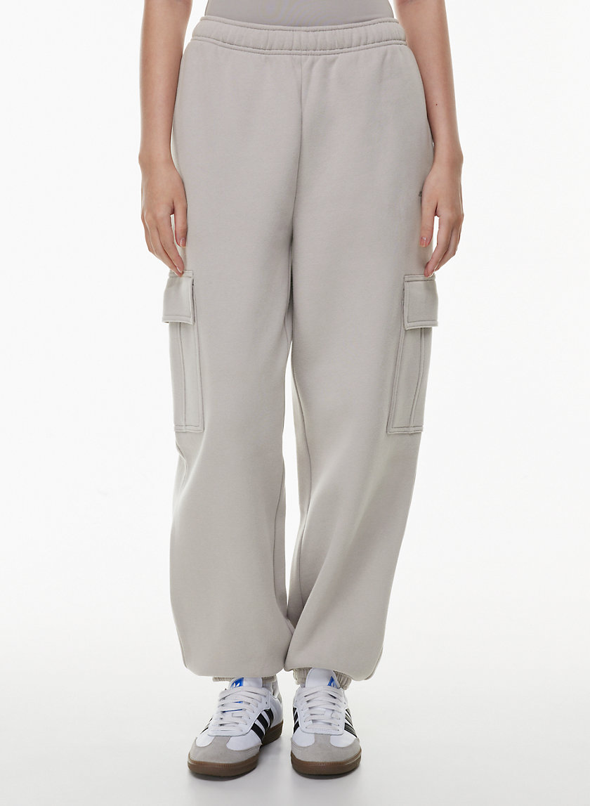 Aritzia Cozy Fleece Cargo Sweatpants, Women's Fashion, Clothes on