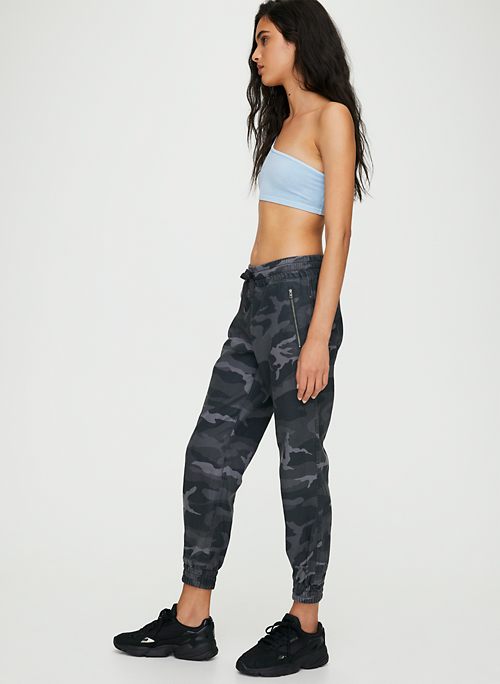 aritzia camo joggers