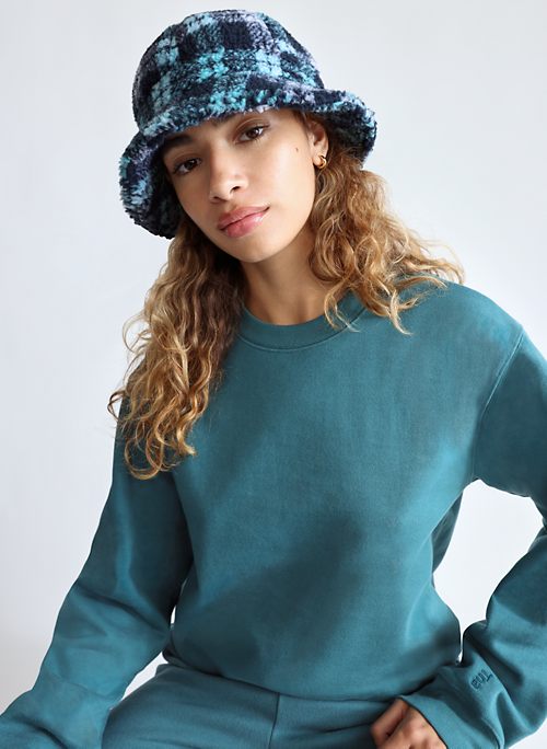 Tna BLYTHE BUCKET HAT | Aritzia INTL