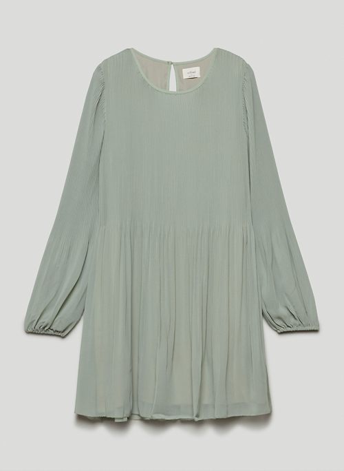 aritzia wedding guest