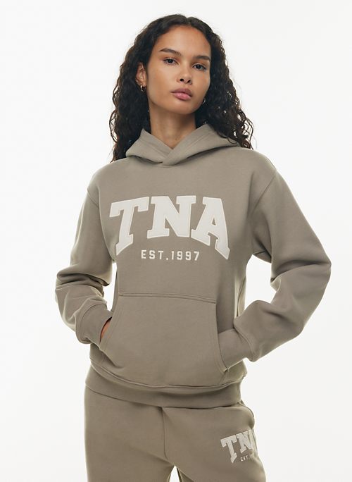 styling my favorite cozy streetwear fit 🧸💤 @aritzia TNA cargo sweats