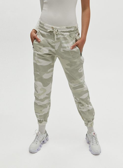 aritzia camo joggers