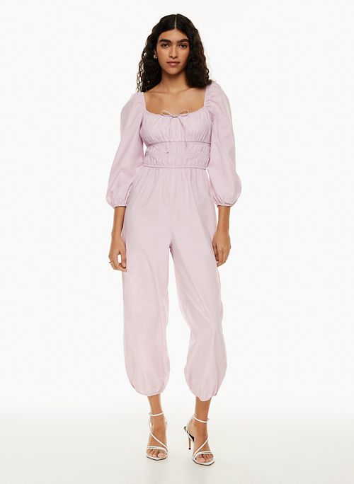 Do yourself a favor and purchase the @Aritzia jumpsuit. #aritzia #arit
