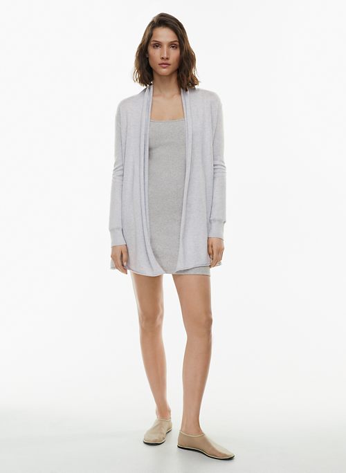 Premium Photo  Women's clothing set cashmere gray pullover cross