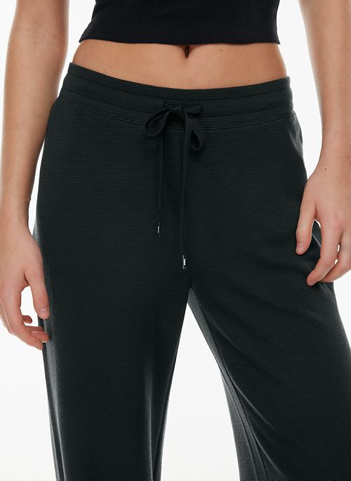 TNA | Shop Women's Leggings, Joggers & Pants | Aritzia CA