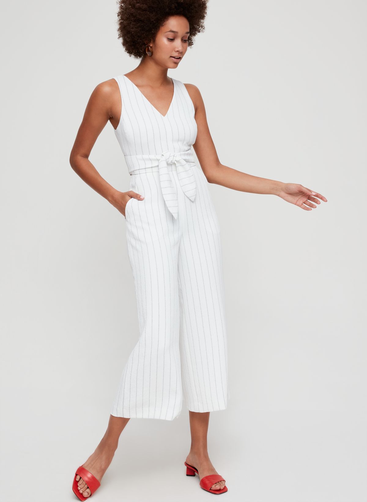 https://aritzia.scene7.com/is/image/Aritzia/s19_04_a08_73029_3538_on_a?wid=1200