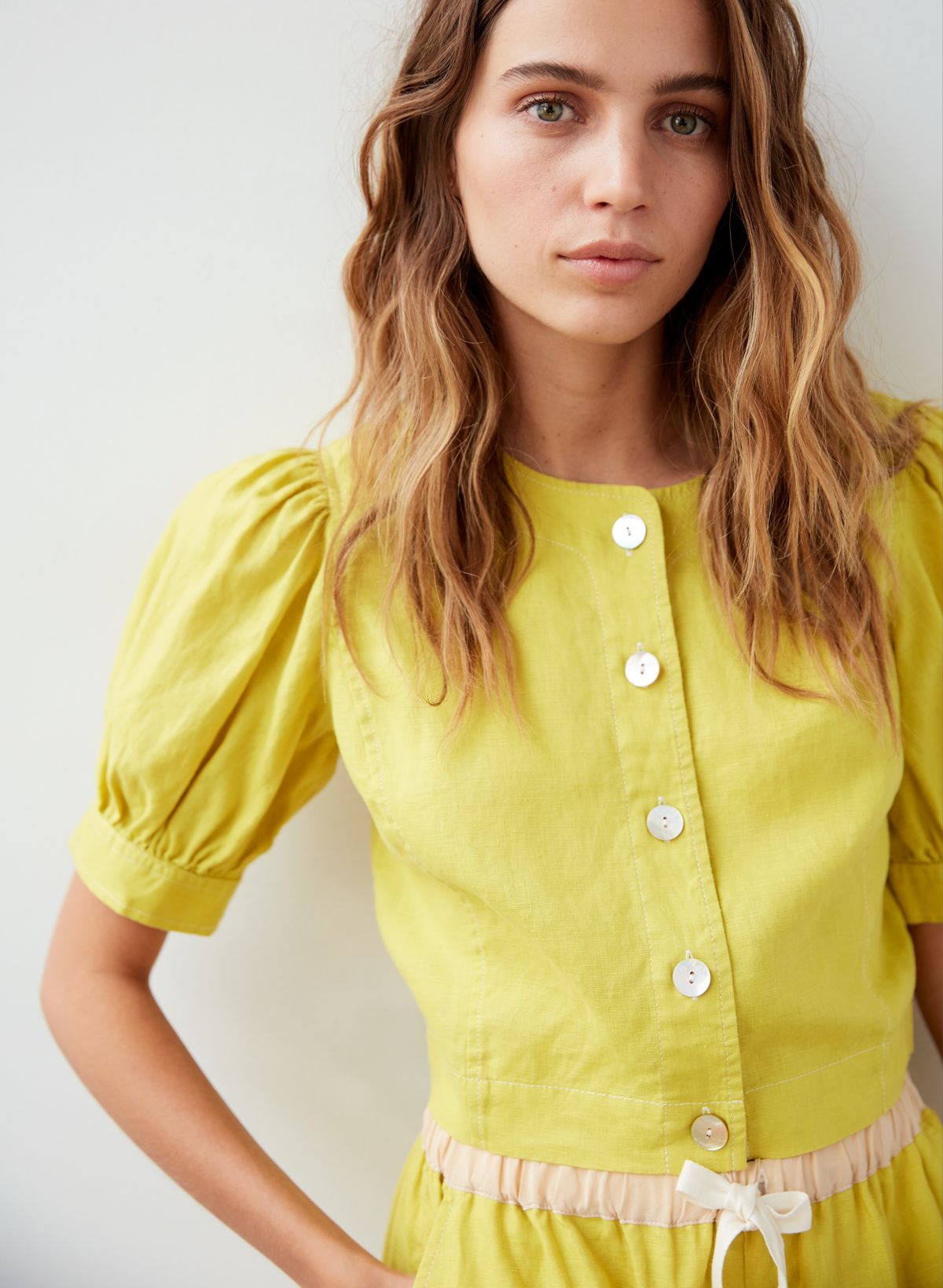 Wilfred Le Fou Niamh Aritzia 100% Silk Royal Yellow Crop Bra Top Shirt Size  0