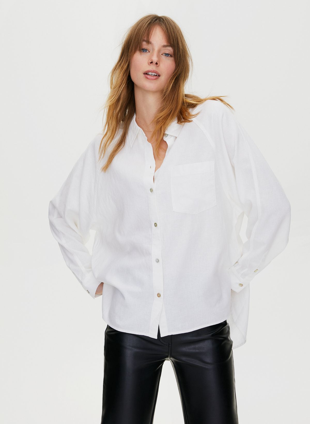 Aritzia, Tops