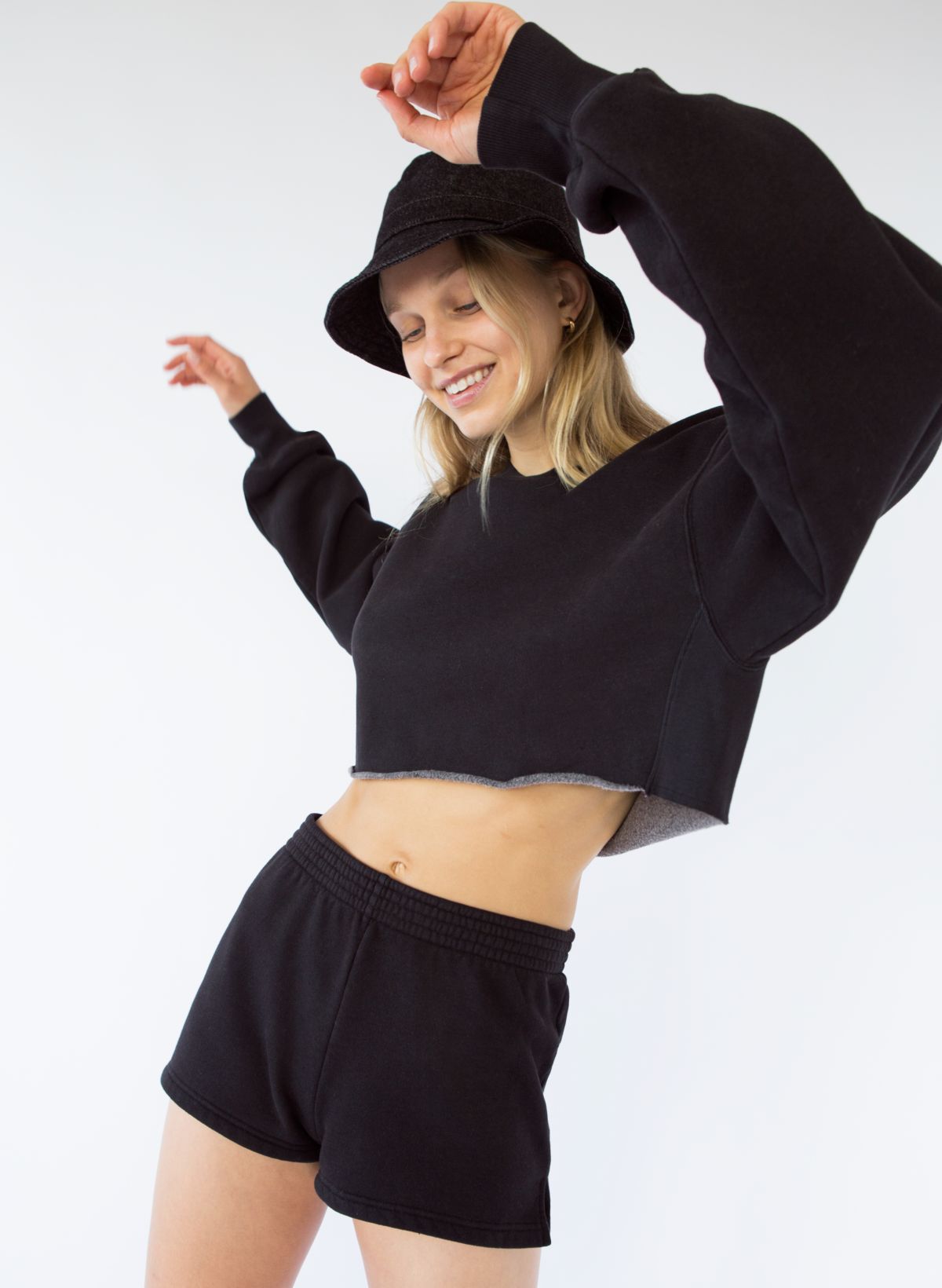Tna COZY FLEECE BOYFRIEND CROPPED SWEATSHIRT | Aritzia CA