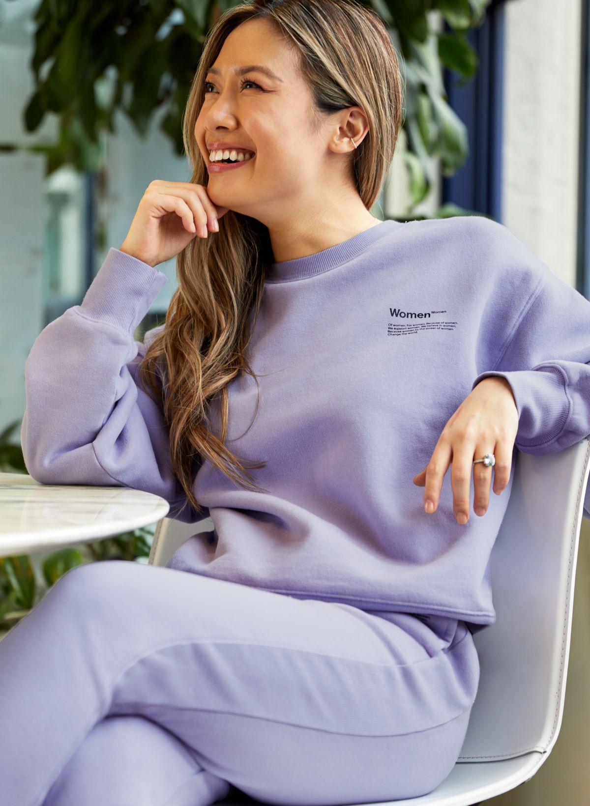 beviser trojansk hest skridtlængde Tna POWER OF WOMEN SWEATSHIRT | Aritzia US