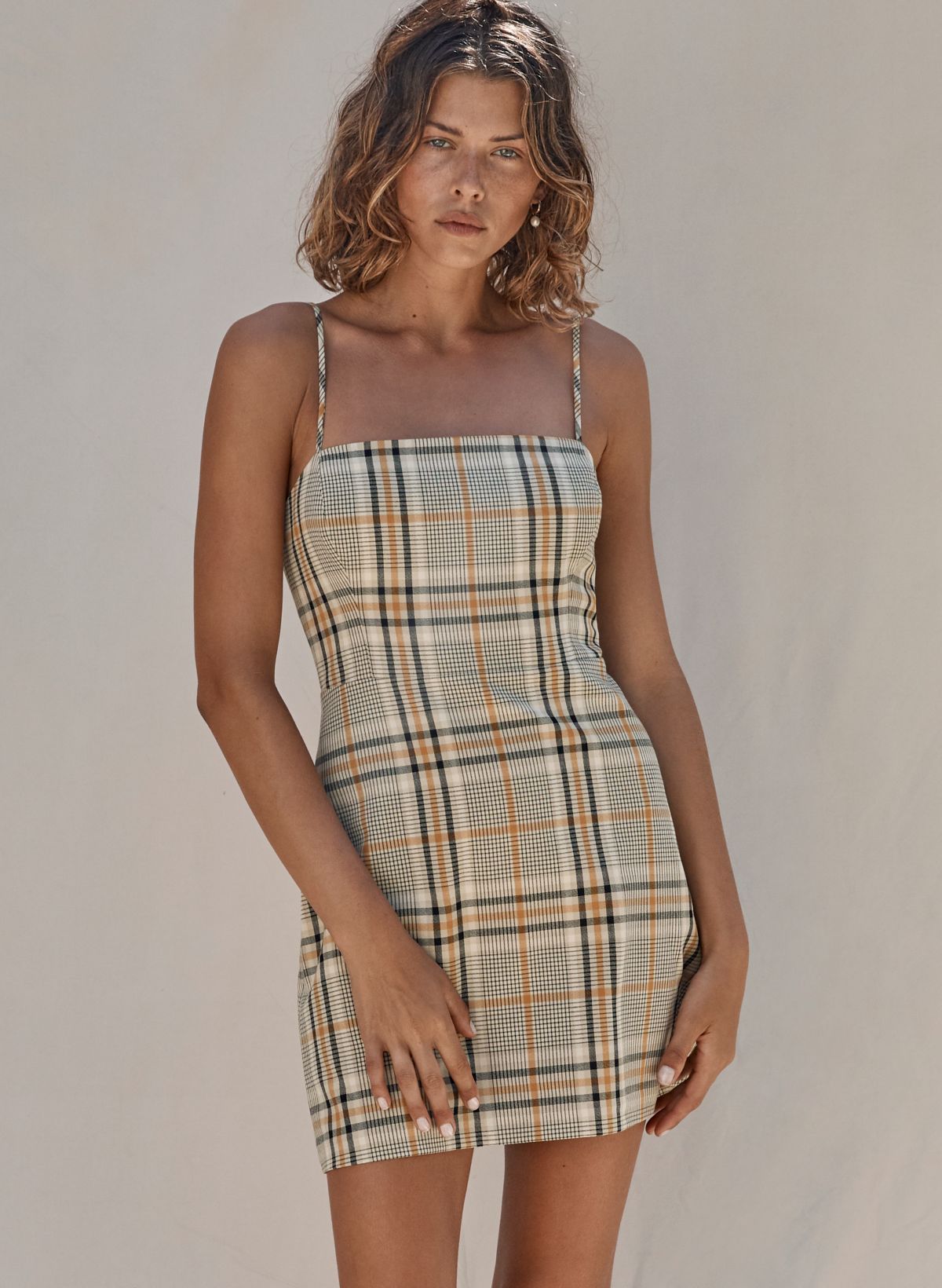 Aritzia petite outlet dresses