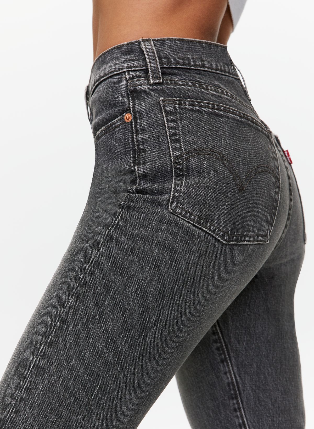 Aritzia levi's outlet wedgie