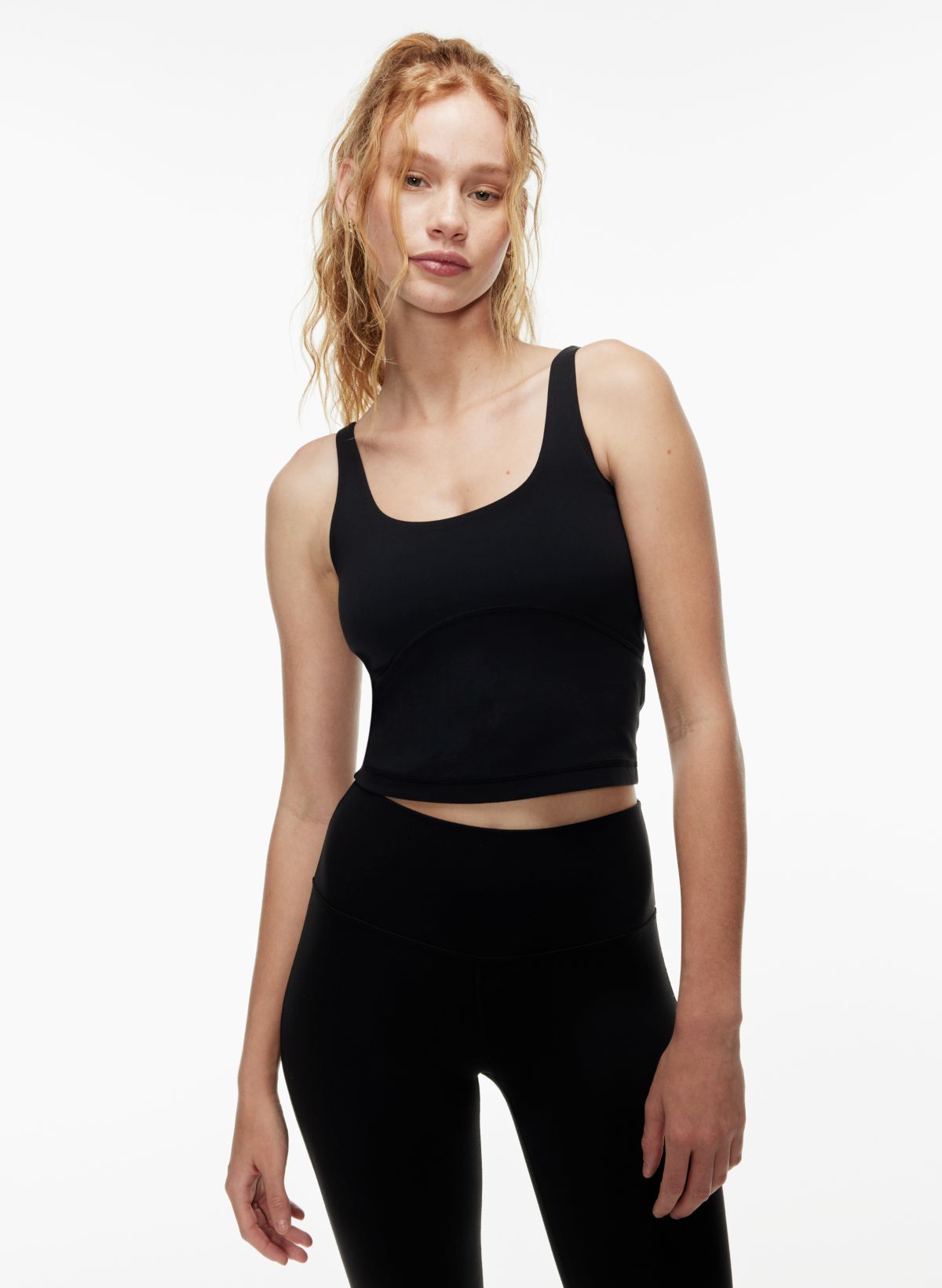 Aritzia, Tops