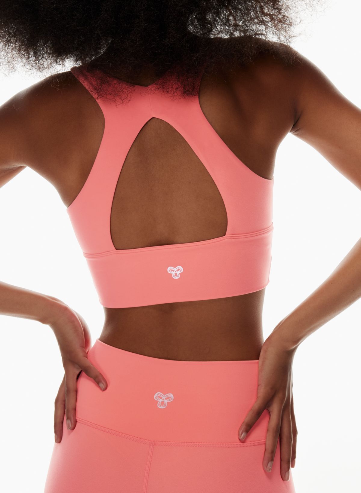 Wondering if anyone has bought this bra and can confirm if the colour  online is the same in person? Trying to find a bright red bra and have been  duped by inaccurate