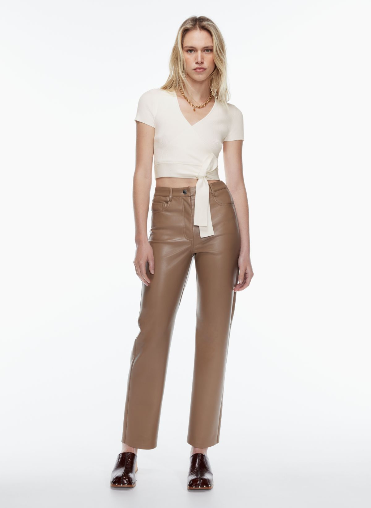 15 Best Aritzia Dupes You Will Love - The Decor Forum