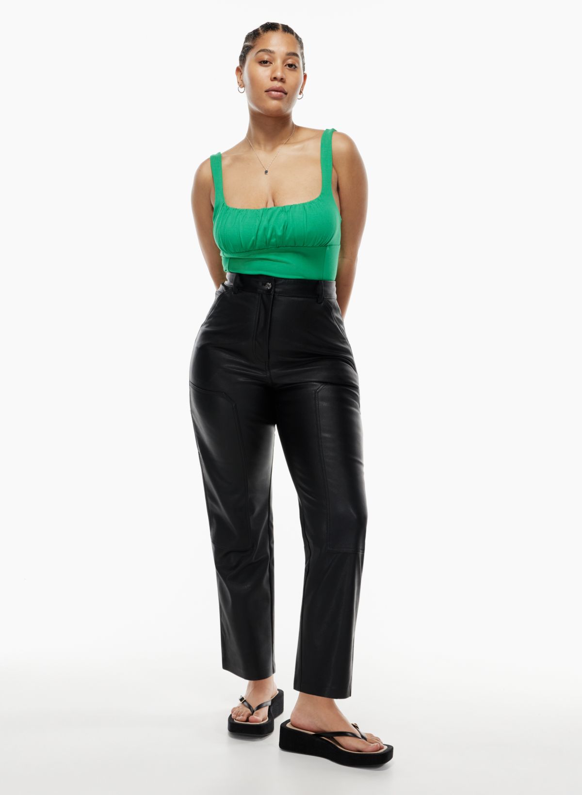 Aritzia Brennan Pants, Women's Fashion, Clothes on Carousell