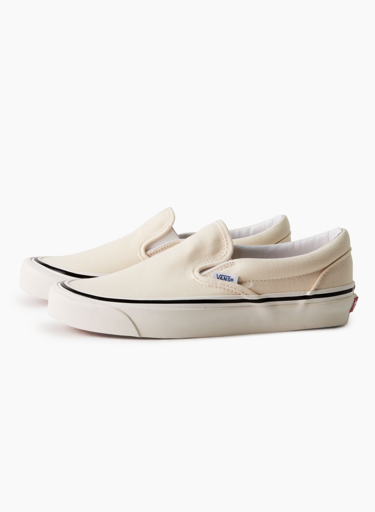 Vans Women's Classic Slip-On Shoes - birch/true White 6.5