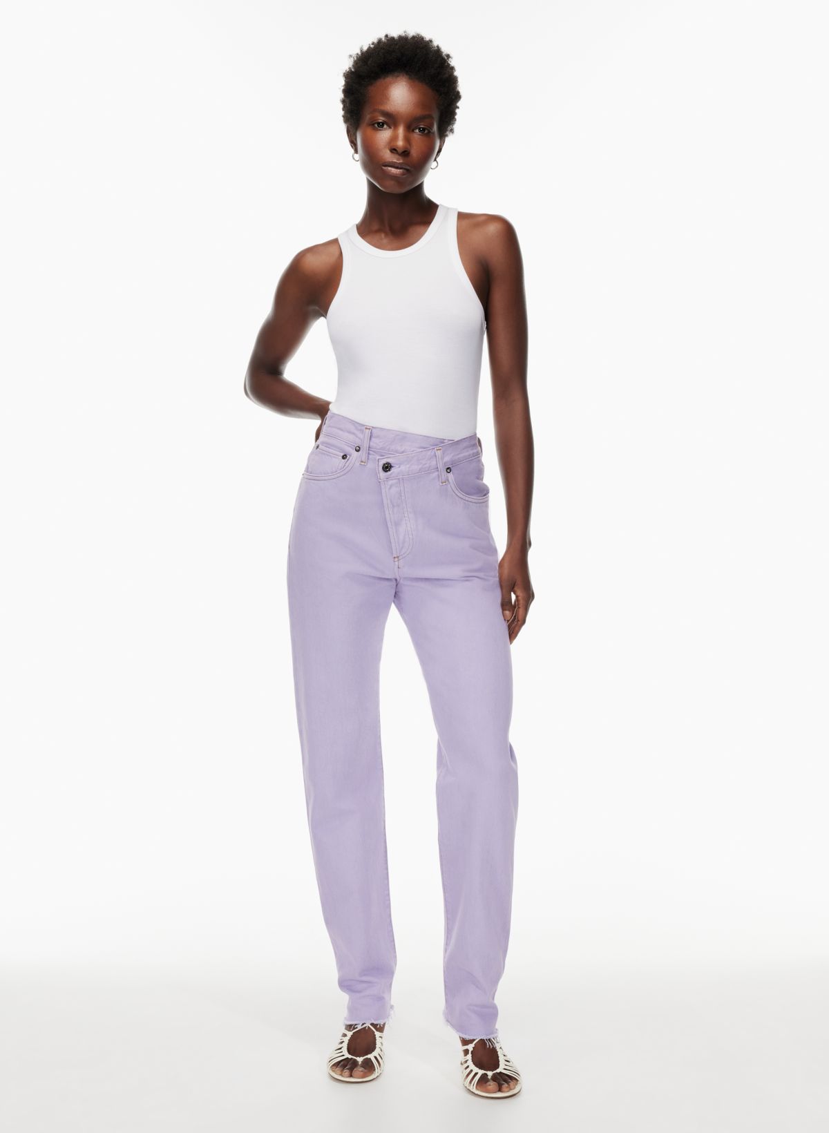 https://aritzia.scene7.com/is/image/Aritzia/s22_98_a06_102442_28190_on_a?wid=1200