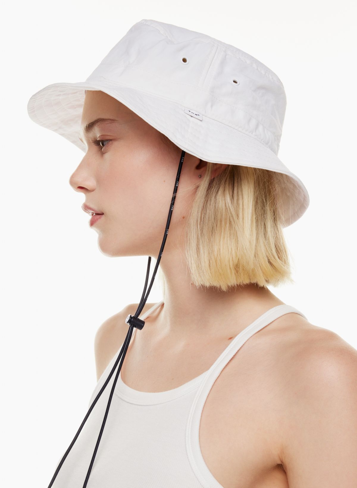 Tna DRAWCORD BUCKET HAT | Aritzia US