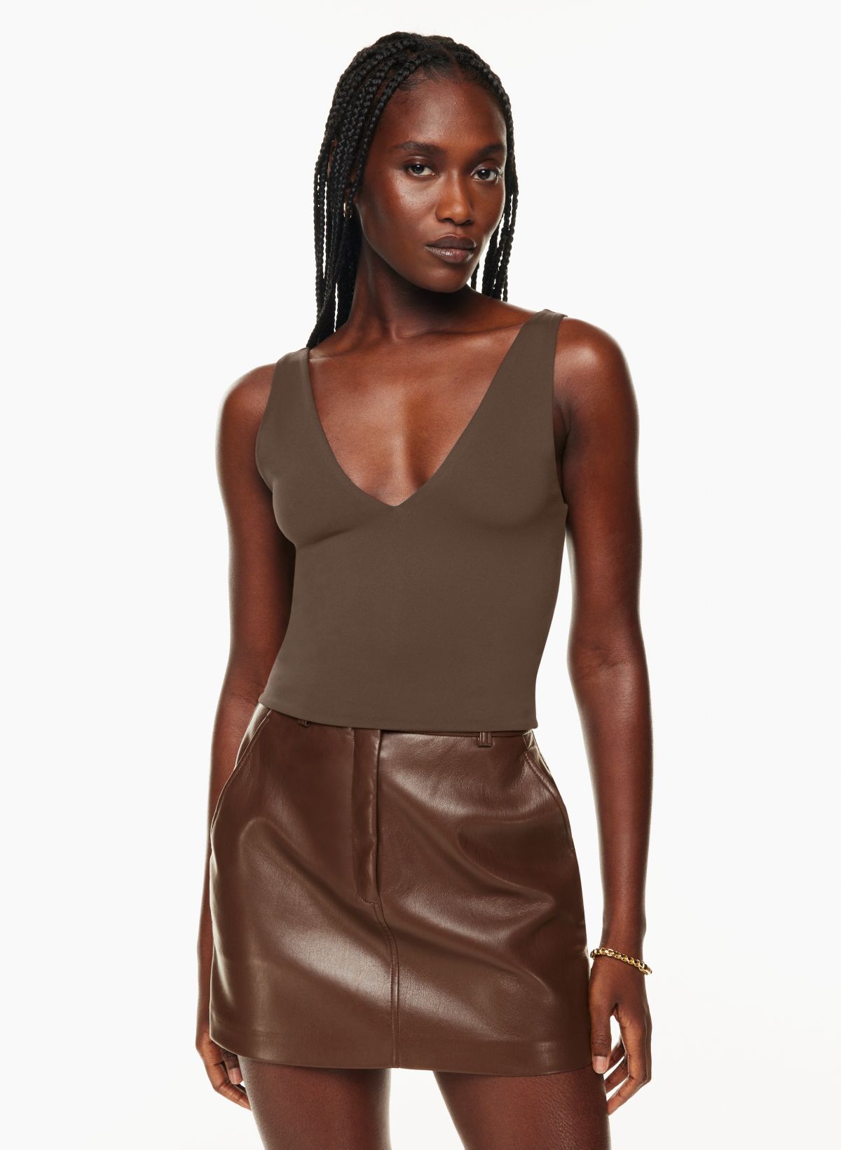 Aritzia babaton contour v-neck - Gem