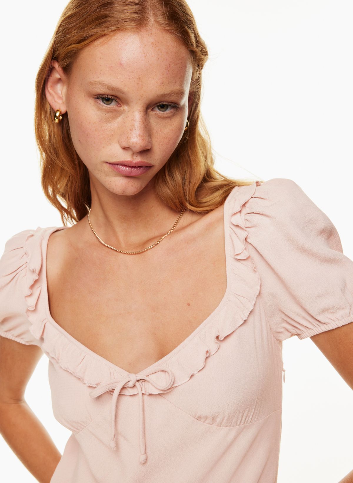 BEST TOPS FOR SMALL CHEST  ARITZIA, JOAH BROWN + MORE 