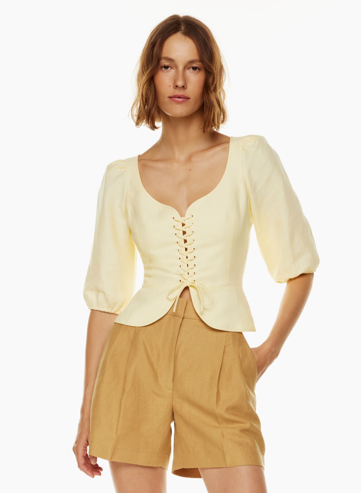 https://aritzia.scene7.com/is/image/Aritzia/s23_04_a02_107150_29663_on_a?wid=1200